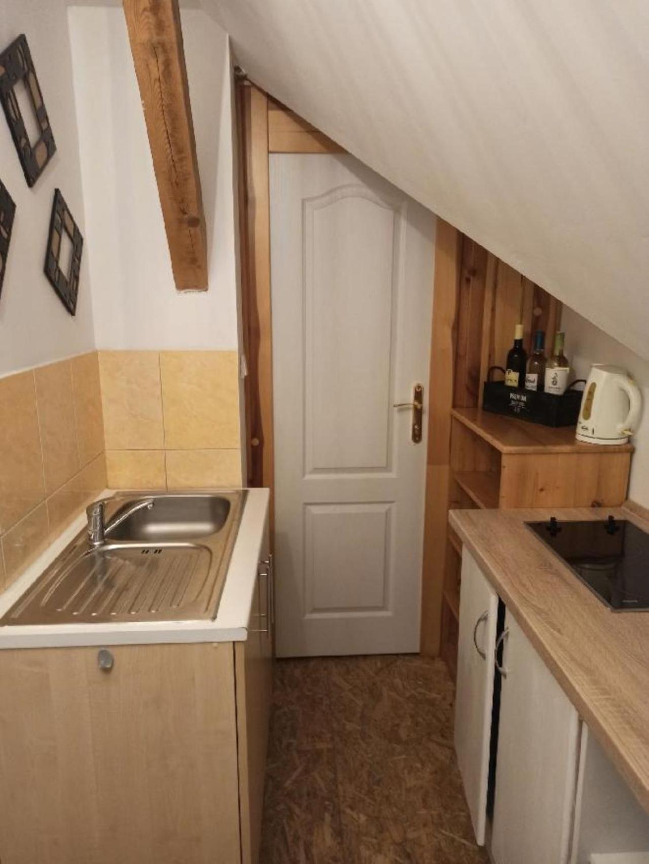 Apartmany Ziakova - Ubytovani Nove Hrady 111 Exteriör bild